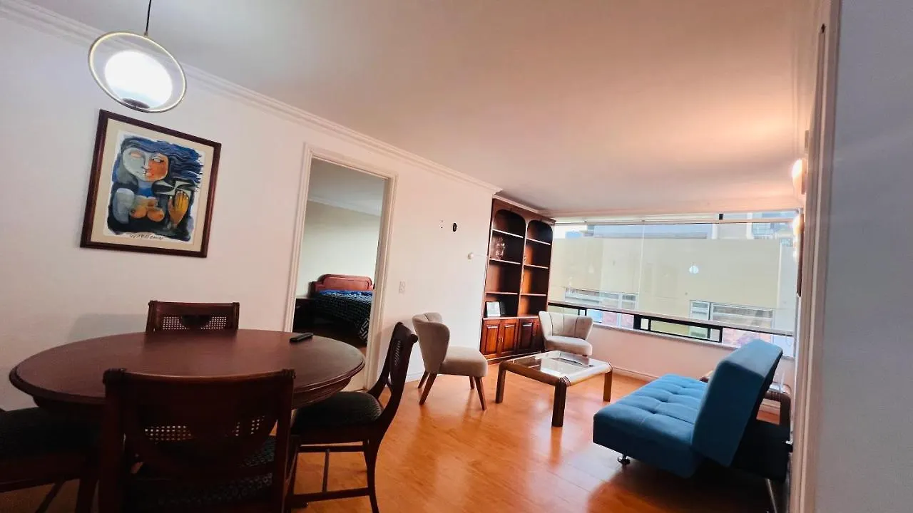 Departamento De Lujo 2 Habitaciones, 2 Banos, Wifi, Parqueadero, Republica De El Salvador Quito 0*,  Équateur